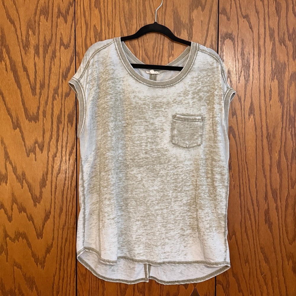 Grace and Glamour Olive Burnout Short Sleeve Top XL Exposed Seams